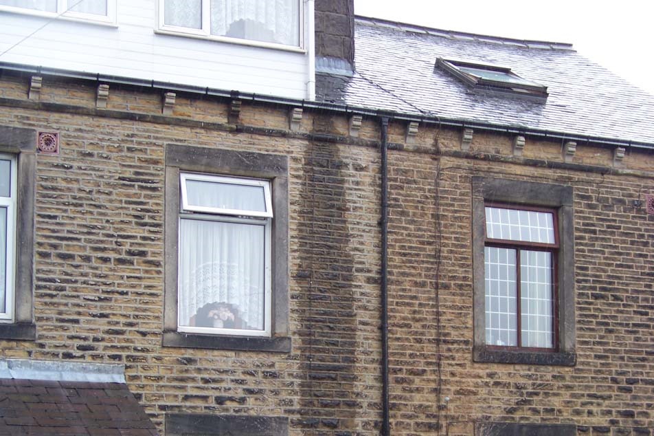 Penetrating damp thumbnail - damp proofing advice - PCA